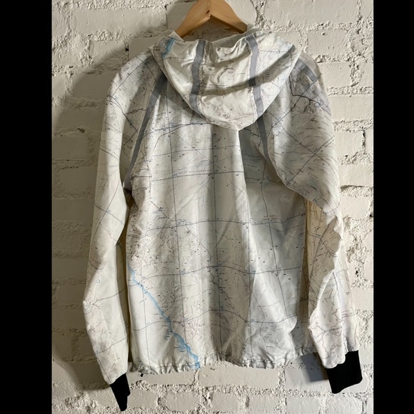 Raeburn Map Windbreaker - Picture 2 of 3